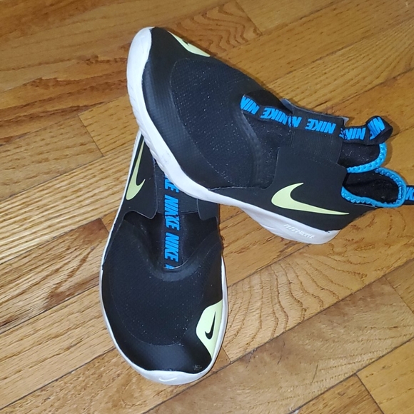 Shoes - Picture 3 of 6